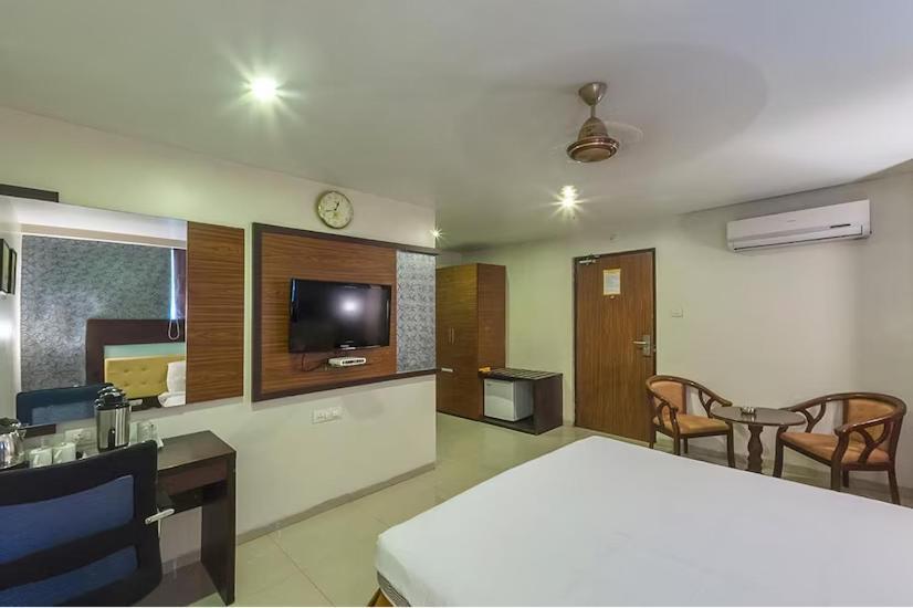 Hotel Sitara Grand L.B. Nagar Hyderabad Exteriör bild