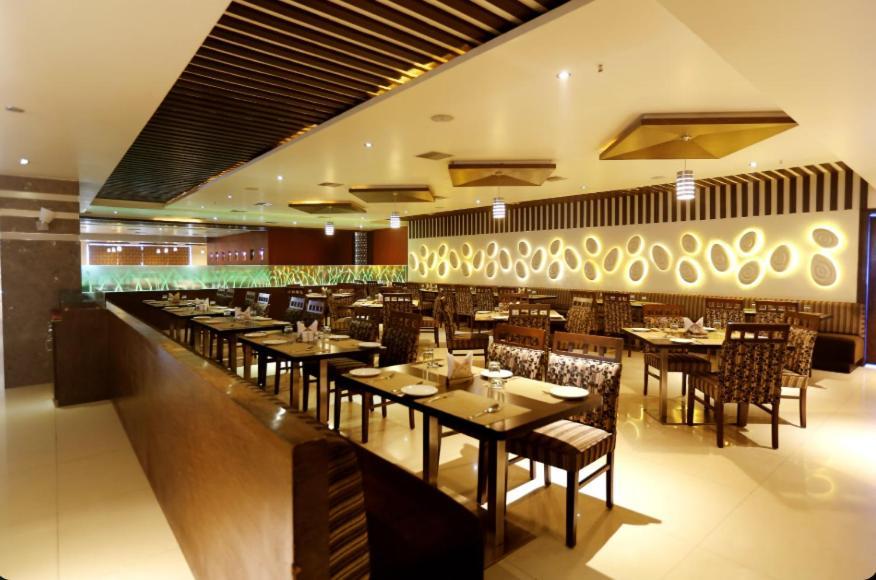 Hotel Sitara Grand L.B. Nagar Hyderabad Exteriör bild
